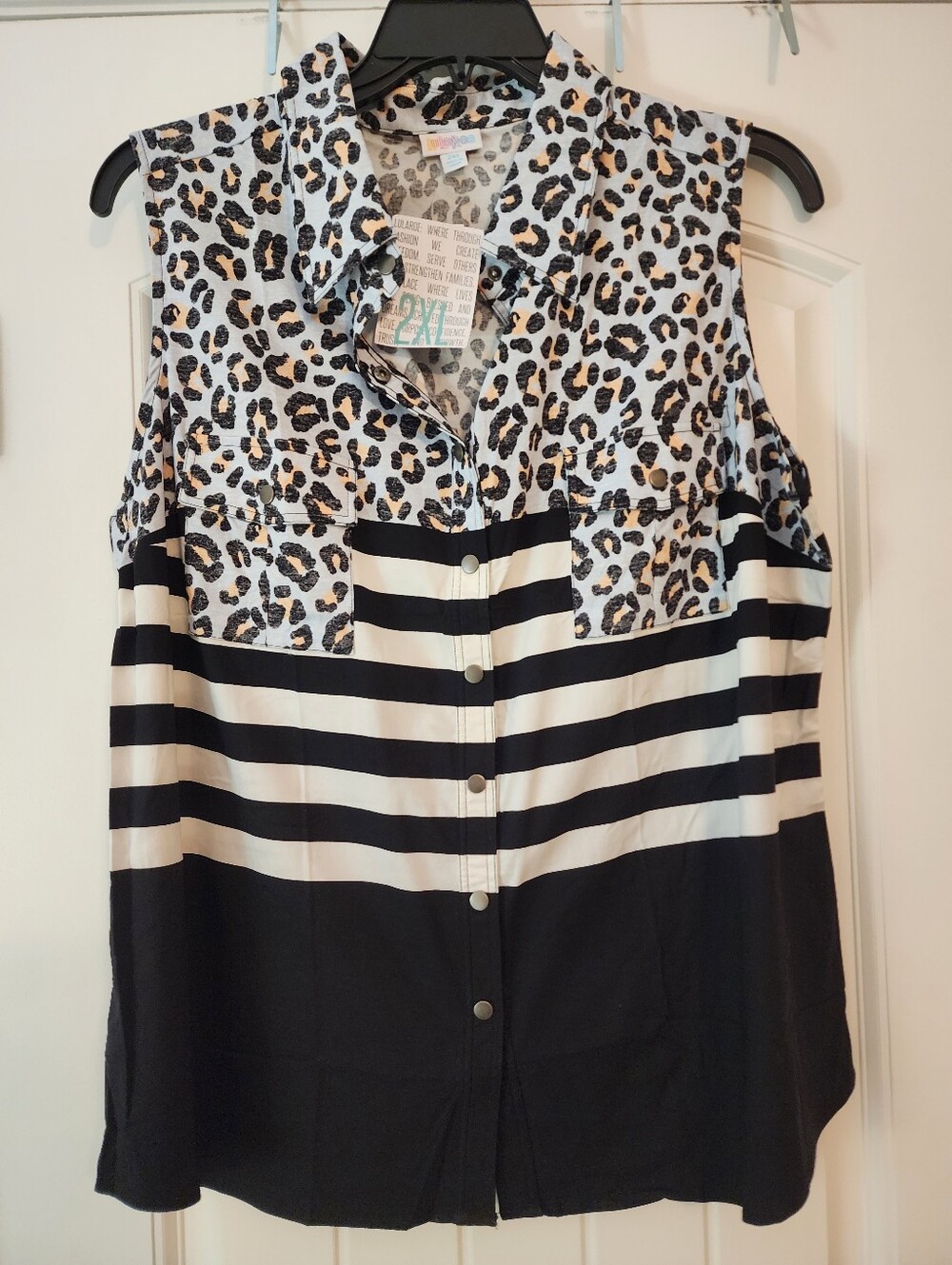 Lularoe NWT 2X Sleeveless Black & White Mixed-Print Button Front Top Animal Prnt